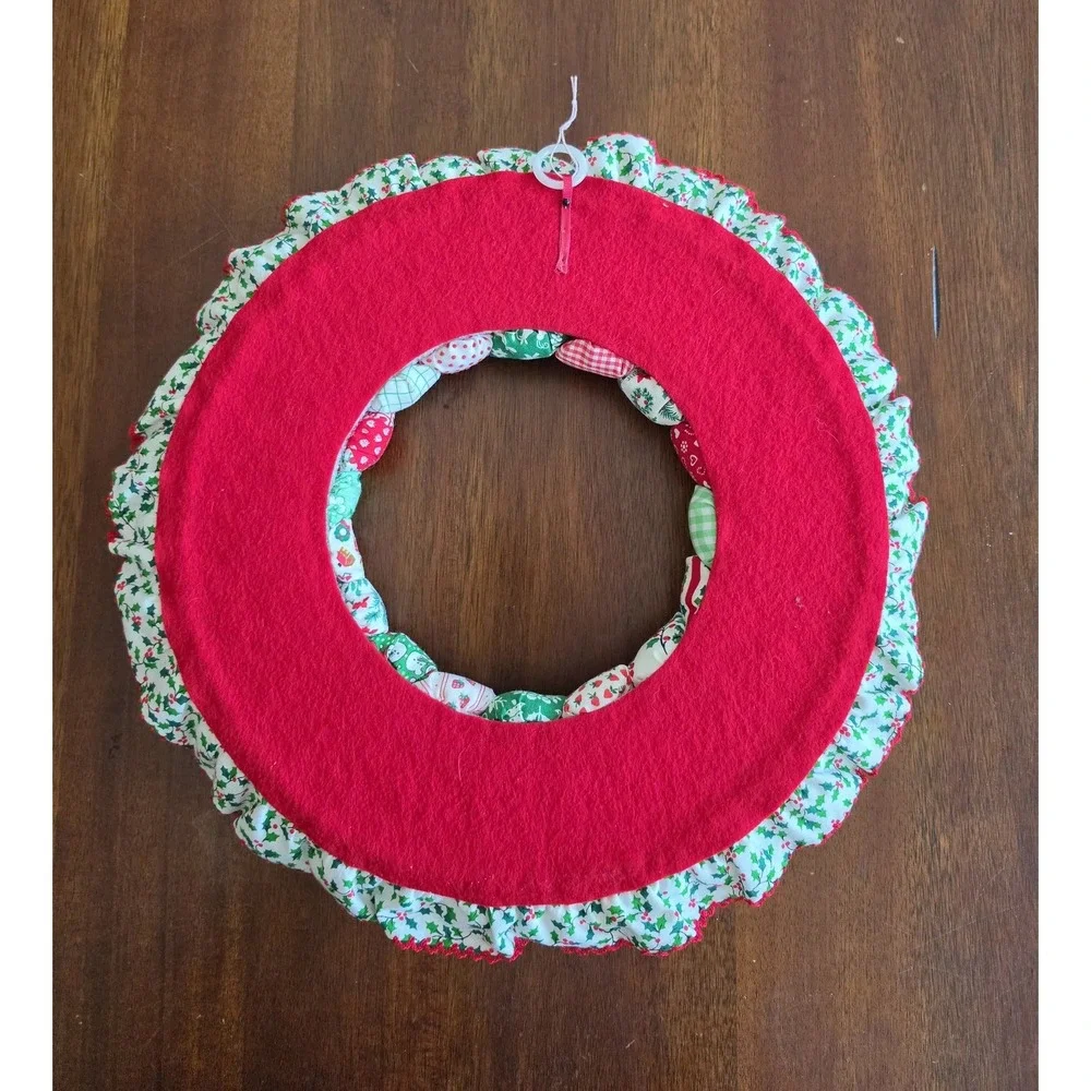 Handmade Christmas Wreath Red Green White‎ Fabric Patchwork Holiday Decoration